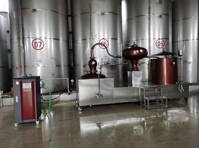 這幾年因為疫情等原因給我國經(jīng)濟帶來很大沖擊,隨著經(jīng)濟放緩釀酒行業(yè)也受很大影響,我們公司是主要生產(chǎn)葡萄酒加工設(shè)備設(shè)備的廠家,