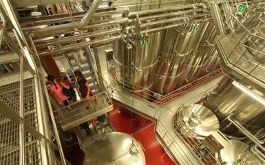 田園綜合體丨壁畫(huà)城里的“葡萄酒圖書(shū)館” 創(chuàng)新葡萄酒銷(xiāo)售新模式